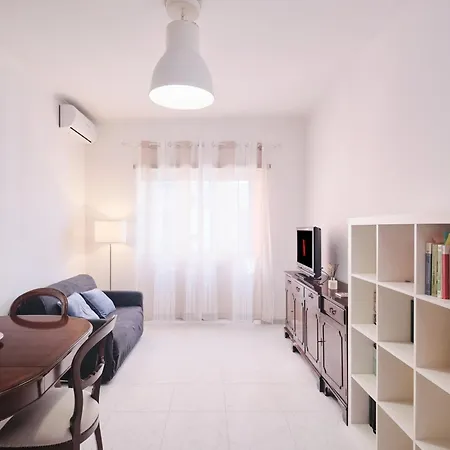Parcheggio Gratuito, Wi-fi -netflix & Ac *