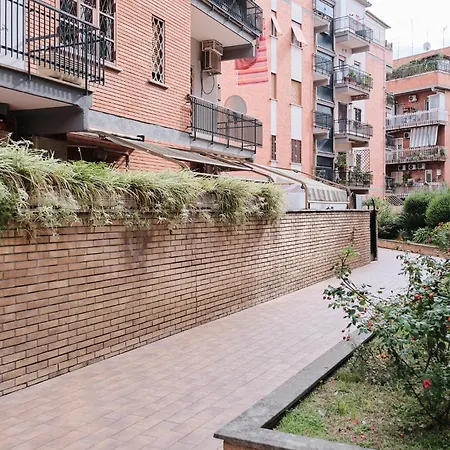 Parcheggio Gratuito, Wi-fi -netflix & Ac Apartment