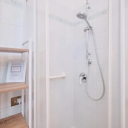 Apartment Parcheggio Gratuito, Wi-fi -netflix & Ac *