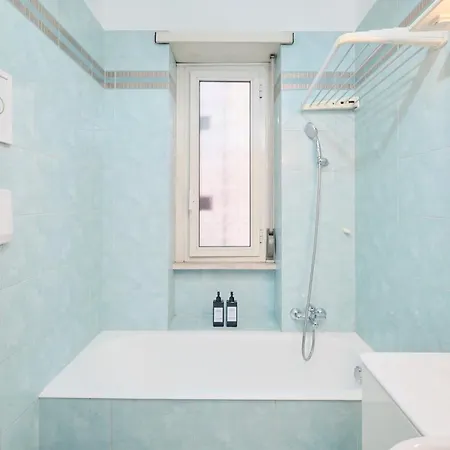 Parcheggio Gratuito, Wi-fi -netflix & Ac Apartment